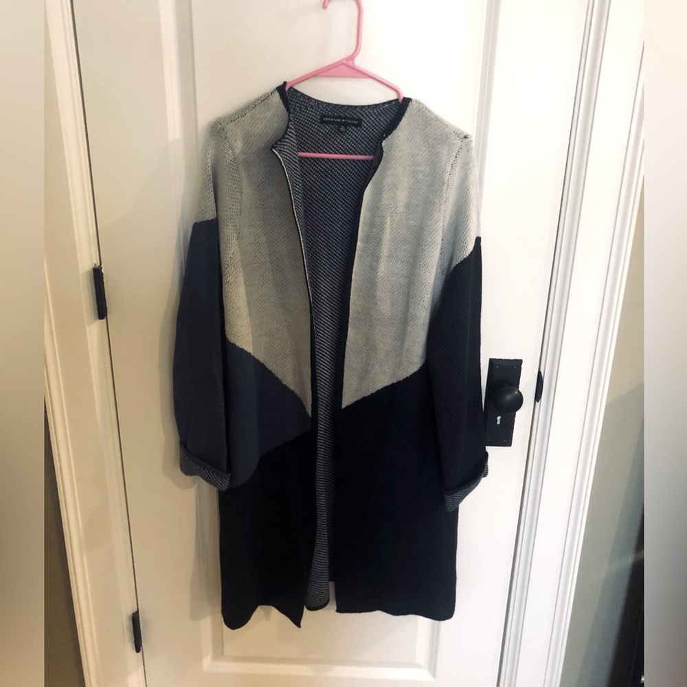 Navy/gray geometric design sweater